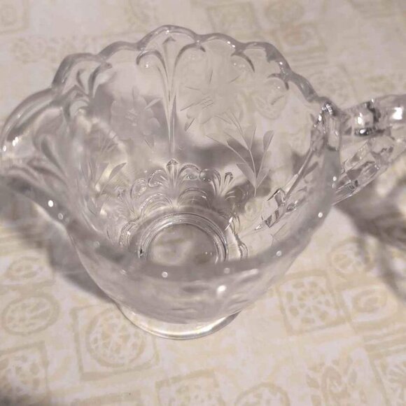 Vintage Etched Flower Glass Sugar Bowl and Creamer Pitcher Set - Picture 2 of 7